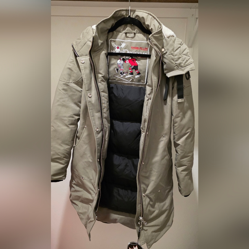 Moose Knuckles Longue Rive Parka in Green w/ Ivory Coat - NWT - Size XS